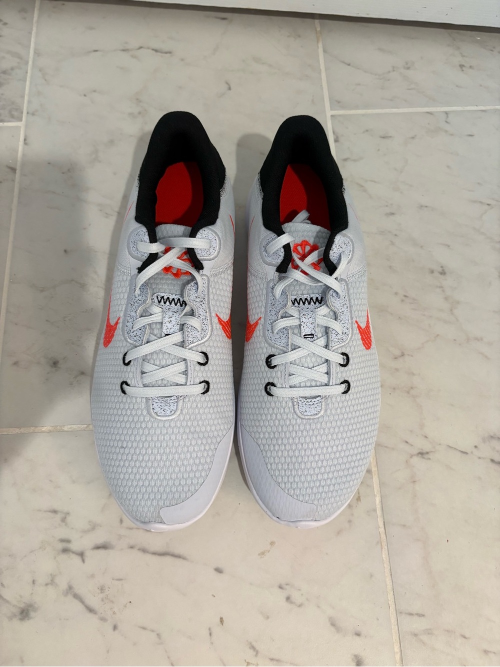 NIB Men’s Nike Bright Crimson Revolution 8 Running Shoes - Picture 6 of 12